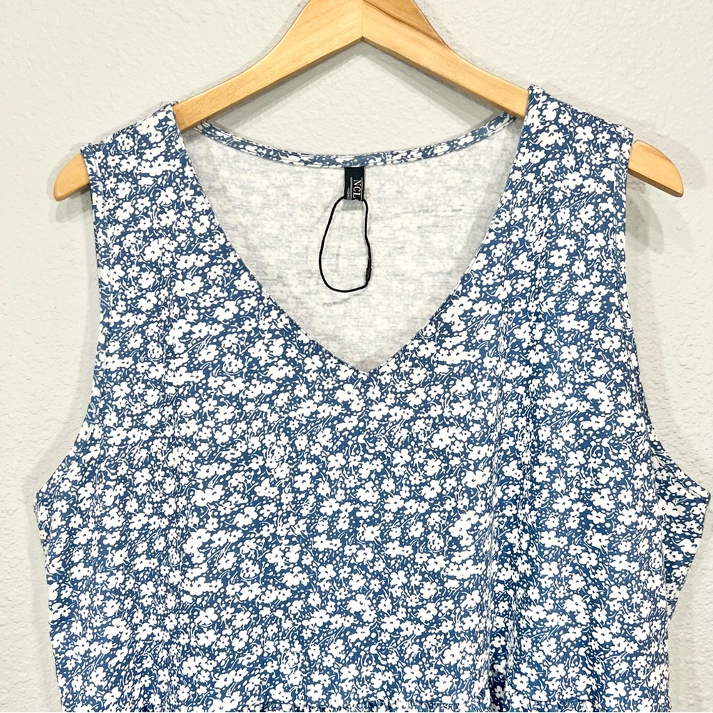 NWOT Boutique Floral Sleevless V-neck Shirt-Dress - Picture 4 of 12